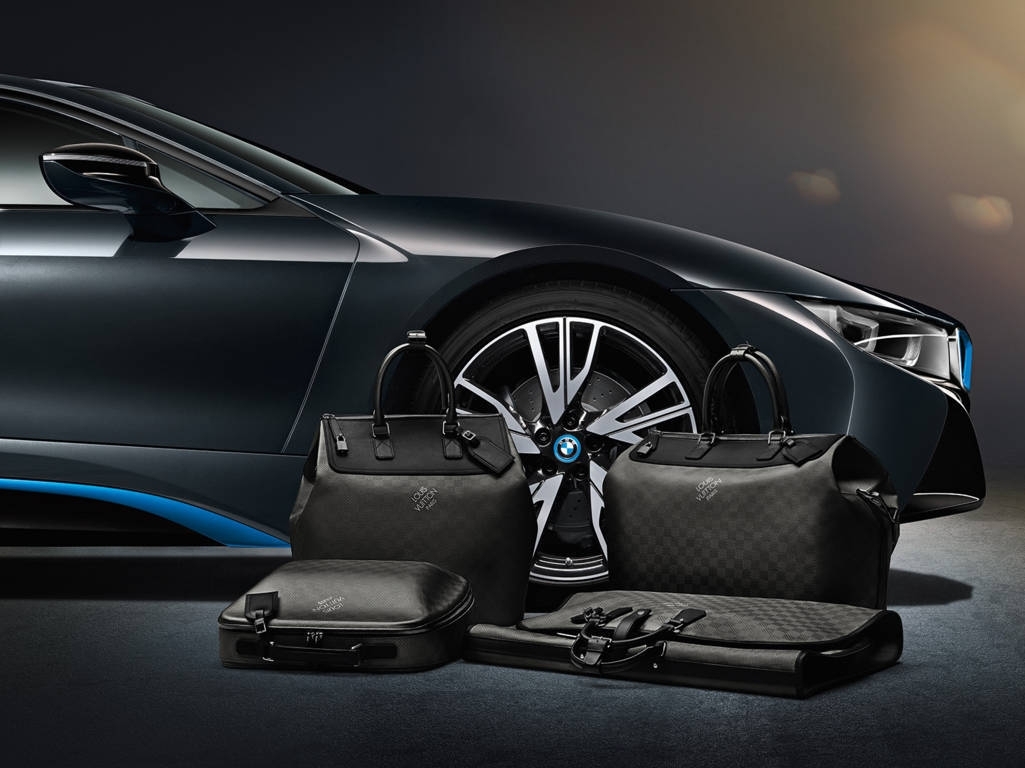 BMW_i8_Louis_Vuitton_luggage_set