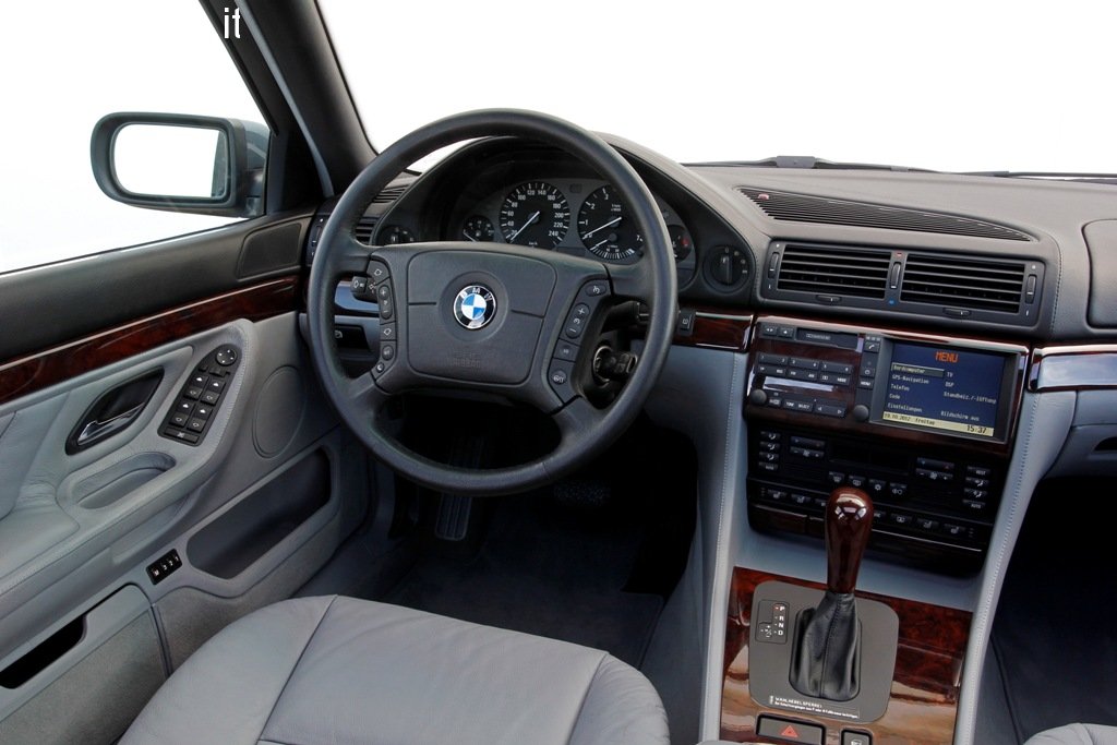 BMW 750iL E38 (5)