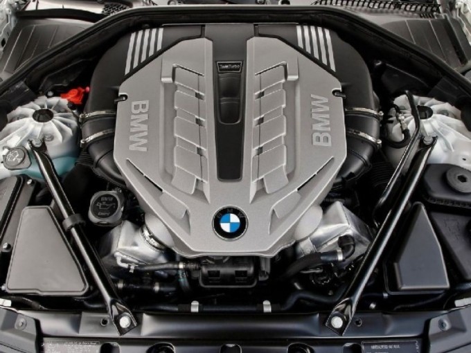 BMW 750Li 4.4 V8 TwinTurbo