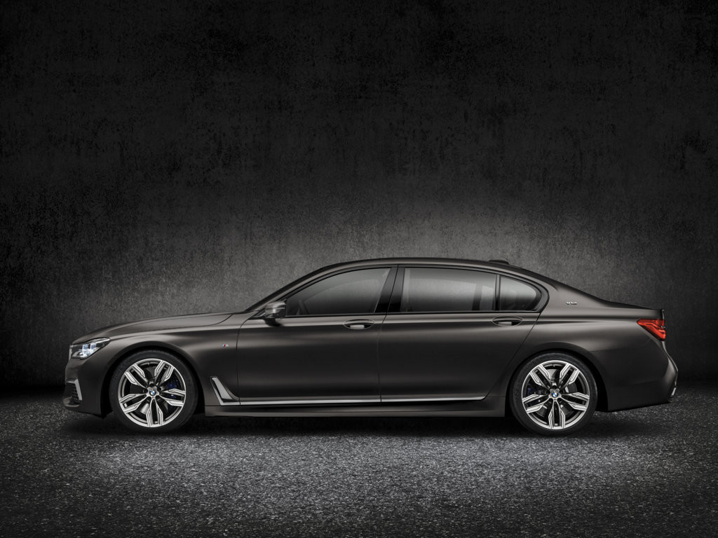 BMW M760Li xDrive (4)