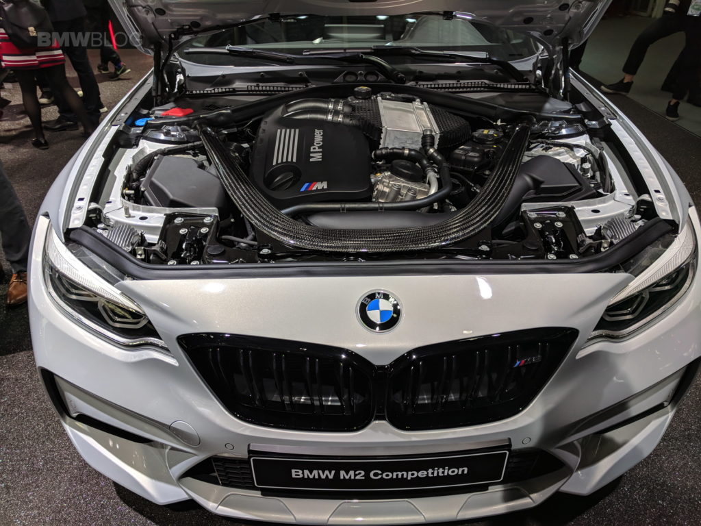 BMW M2 Competition Beijing Auto Show - Engine S58 (5)