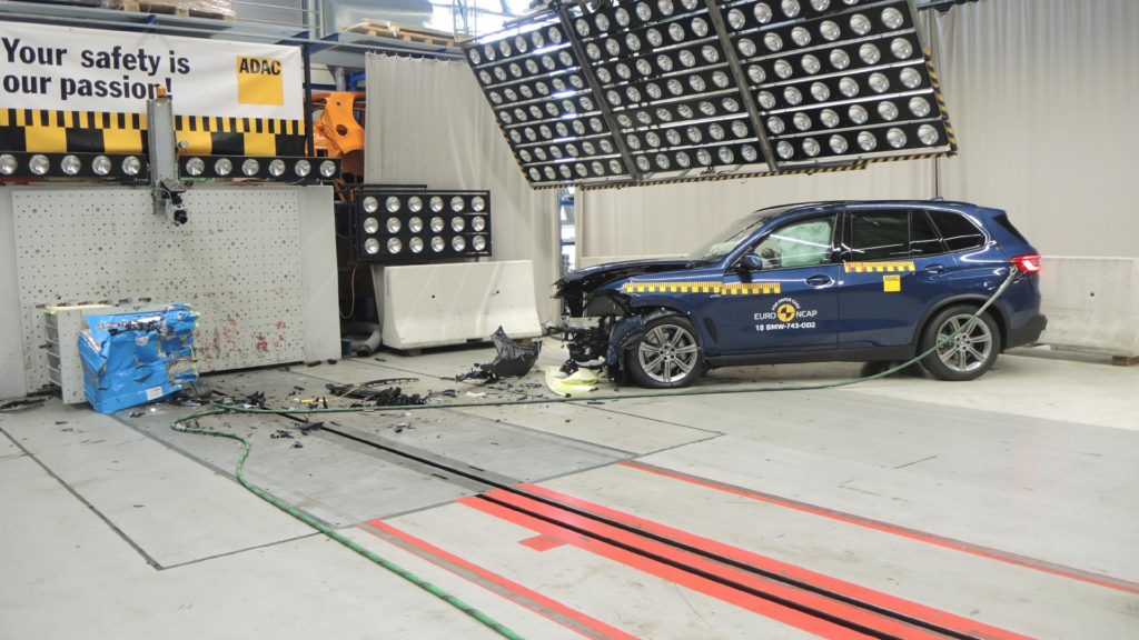 BMW X5 2018 G05 EuroNCAP Test (4)