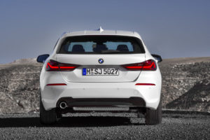 BMW-Serie-1-2020-F40-Official-BMW-118i-Sport-line-Mineral-White-4