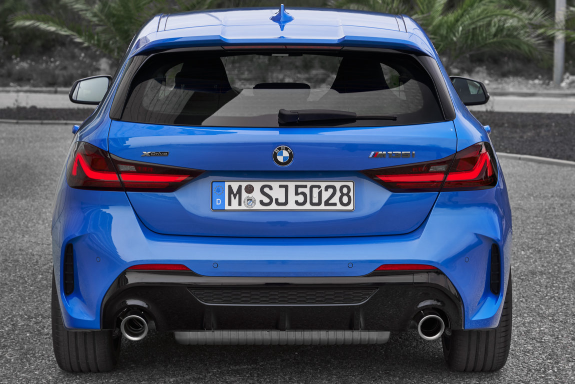 BMW Serie 1 2020 F40 Official BMW M135i xDrive Misano Blue Metallic 11 BMWnews