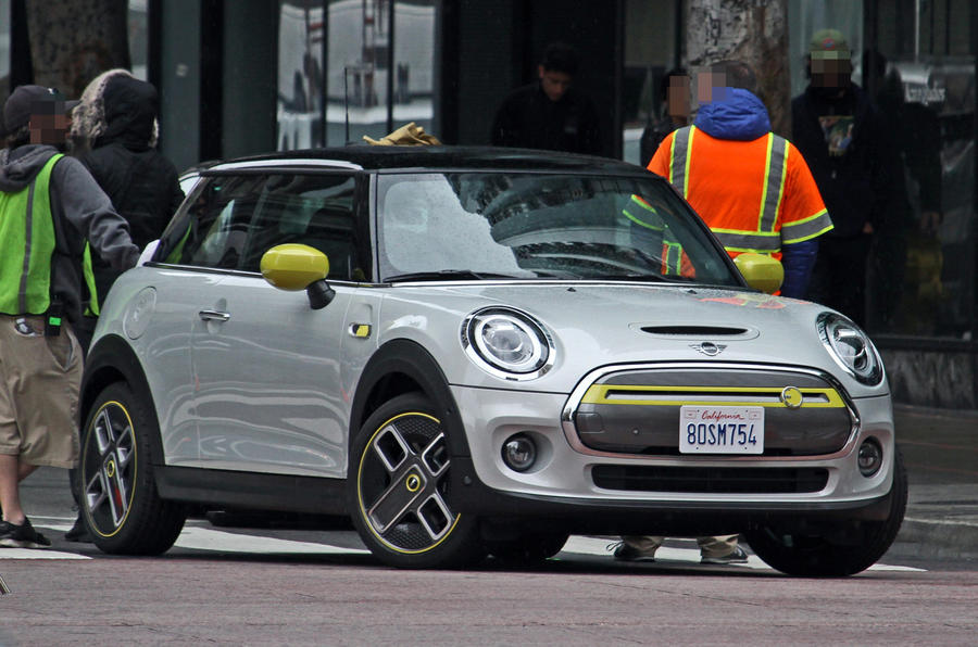 MINI-Cooper-SE-2020-MINI-EV-Leaked-Spy-F56