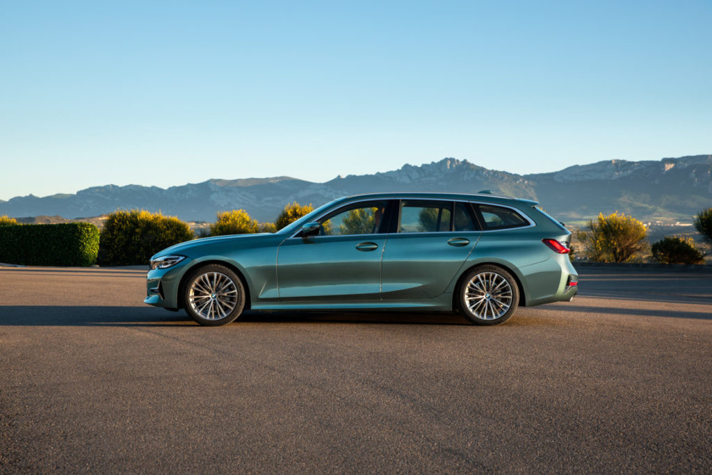 BMW Serie 3 Touring 2019 - Luxury Line - Blue Ridge Mountain Metallic - G21