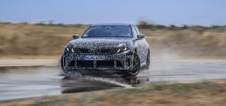 La nuova BMW M350 G50 2027 che drifta sul circuito di Miramas